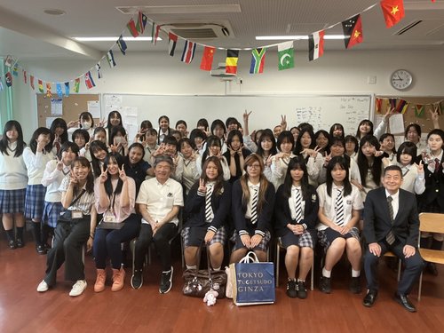 【国際交流】姉妹校のRegent's International School Bangkokから留学生が来ました。